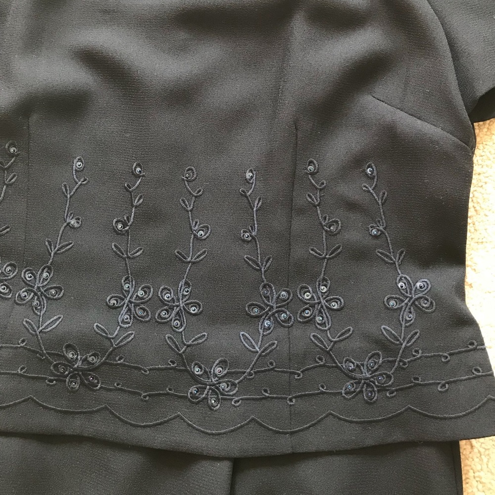 Vintage classical style, navy blue, gorgeous dress - Picture 3 of 3